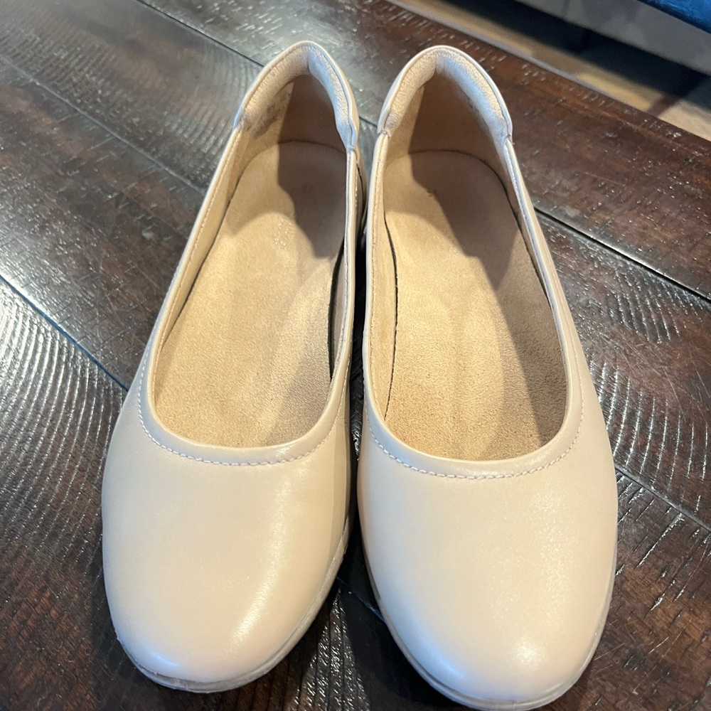 Naturalizer
Women's Flexy Flat Sz. 9.5